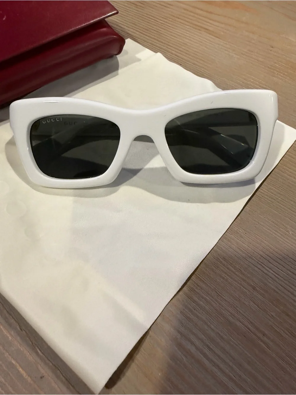 Gucci Cat Eye-Frame Sunglasses - White White Grey - NEW